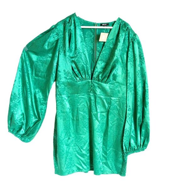 NWT Miss Lola Plus Sz 2X Dress Green Satin Smocked Floral Plunging V Neck Dress - Picture 1 of 9